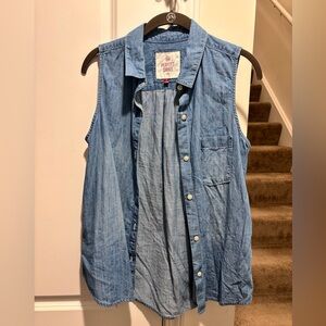 SO Light Blue Sleeveless Denim Shirt
